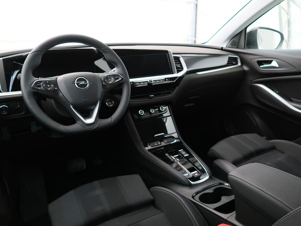 Opel Grandland SUV 1,2 l 96 kw