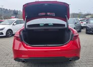 Alfa Romeo Giulia Sedan / Limuzína 2,1 l 110 kw