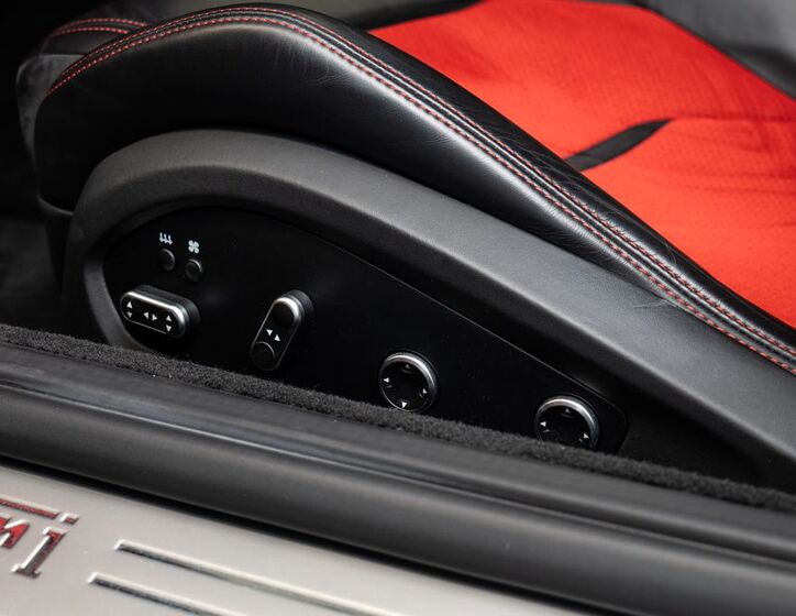 Ferrari GTC4 Lusso 8