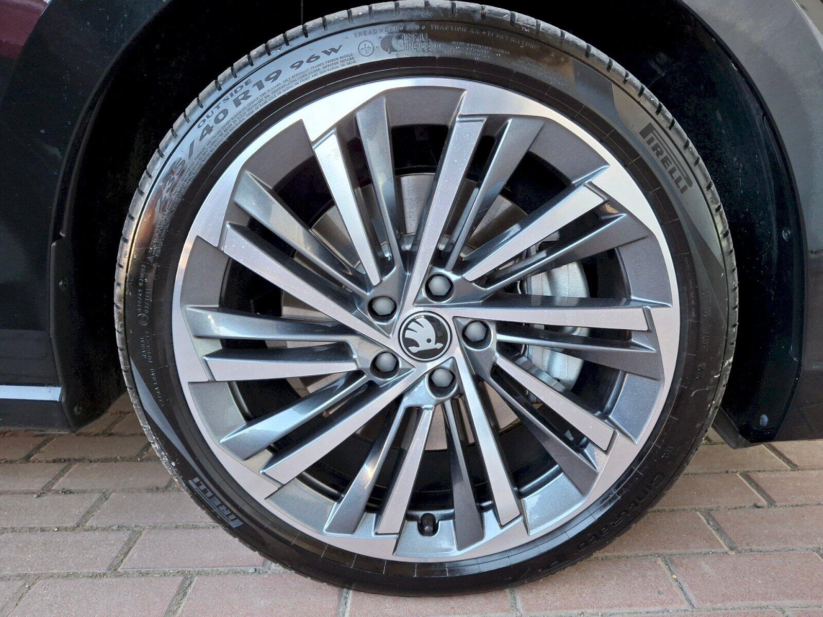 Škoda Superb Kombi 1,5 l 150 kw