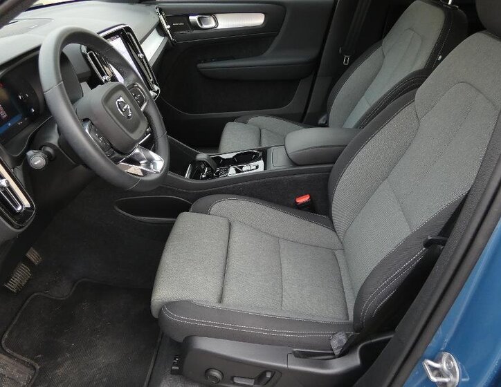 Volvo XC40 SUV / Terénní 2,0 l 120 kw