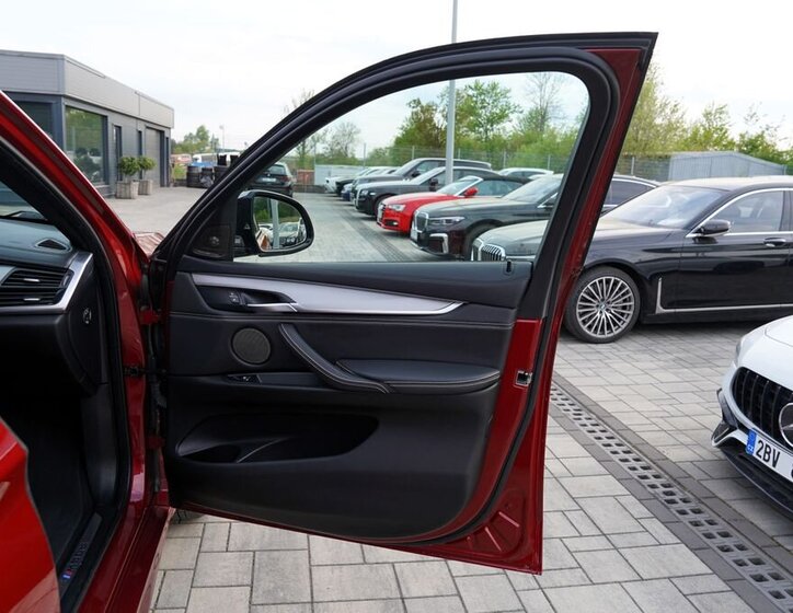 BMW X6 SUV / Terénní 3,0 l 280 kw