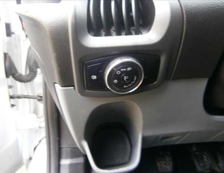 Ford Transit Custom Kombi 2,2 l 74 kw