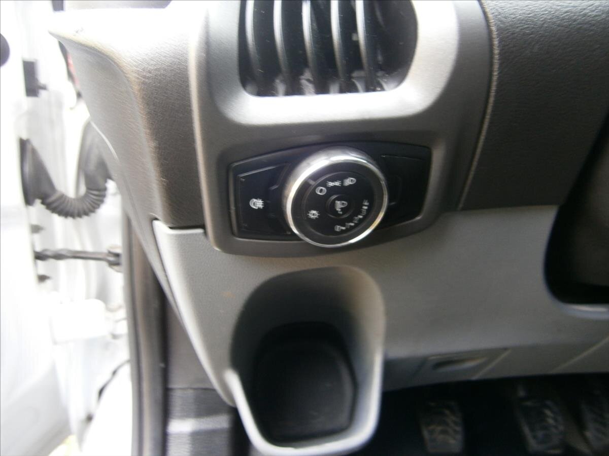 Ford Transit Custom Kombi 2,2 l 74 kw