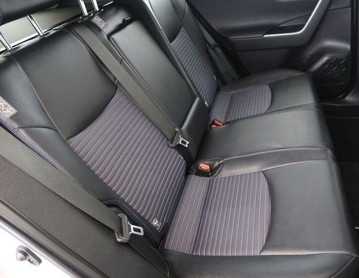 Toyota RAV4 SUV / Terénní 2,5 l 131 kw