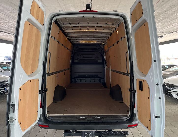 Mercedes-Benz Sprinter 16