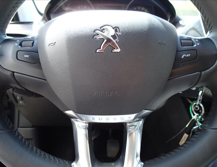 Peugeot 2008 Kombi 1,2 l 61 kw