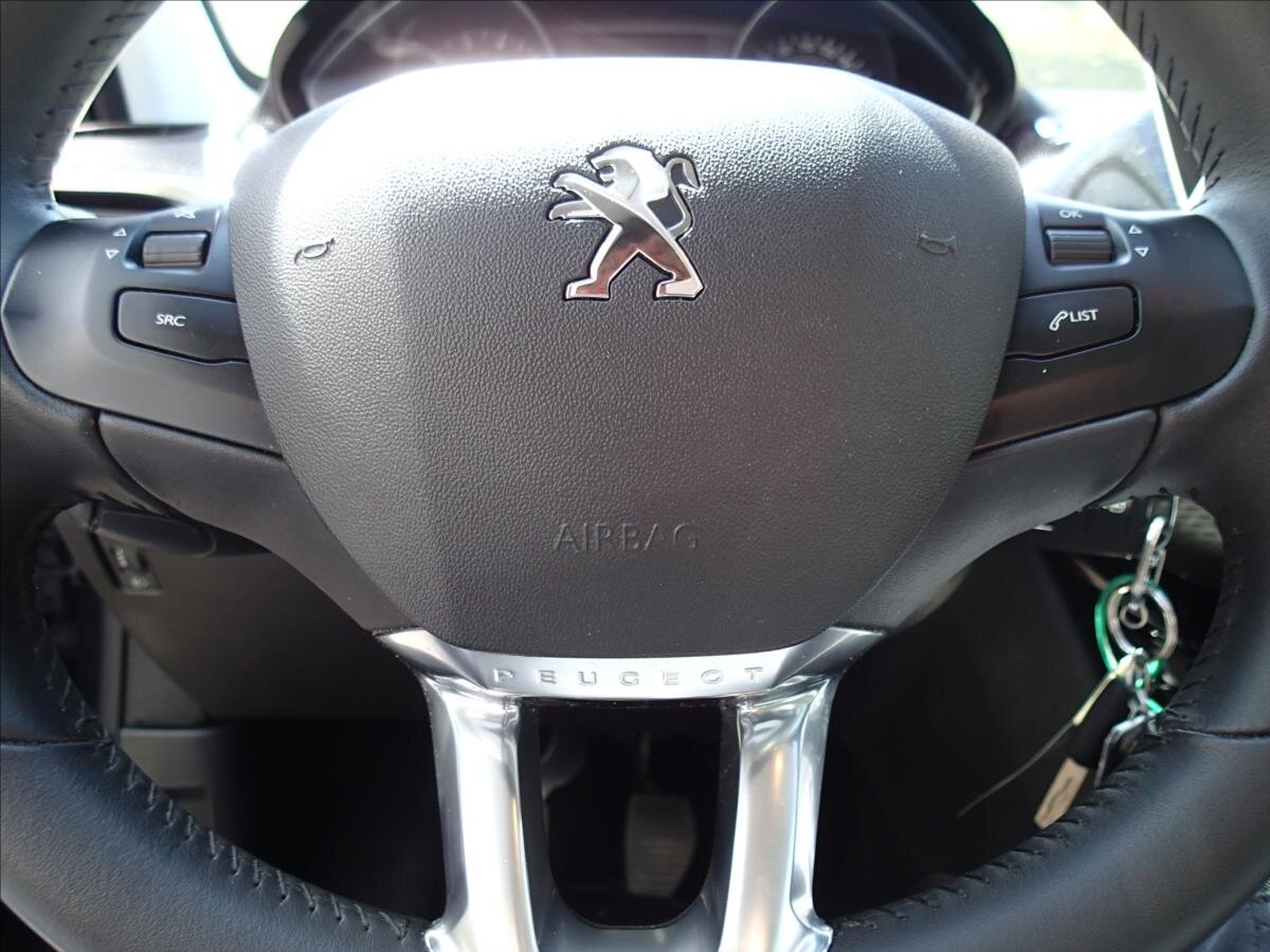 Peugeot 2008 Kombi 1,2 l 61 kw