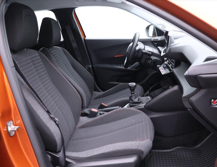 Peugeot 2008 SUV / Terénní 1,2 l 74 kw