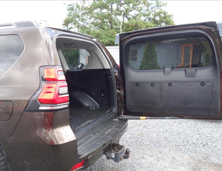 Toyota Land Cruiser SUV / Terénní 2,8 l 130 kw