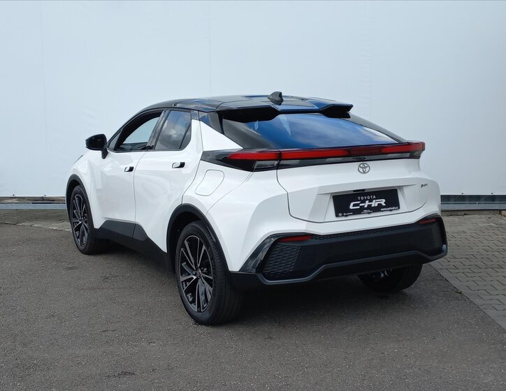 Toyota C-HR CUV / Crossover 1,8 l 72 kw
