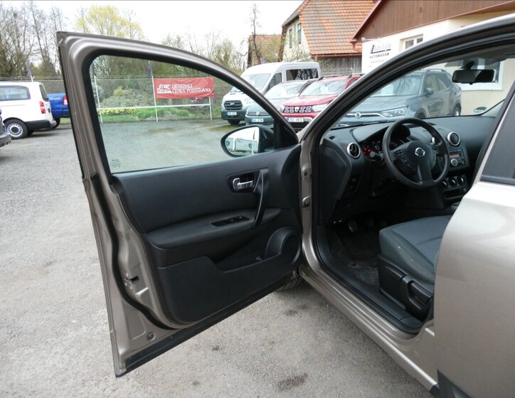 Nissan Qashqai SUV / Terénní 1,5 l 78 kw