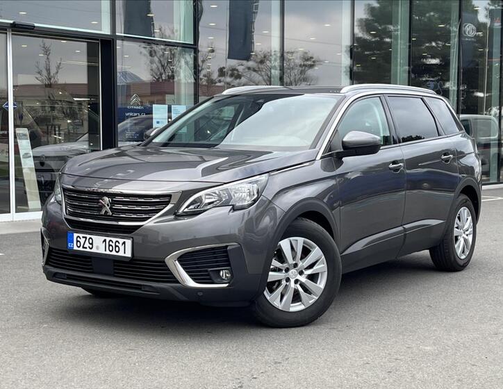 Peugeot 5008 1