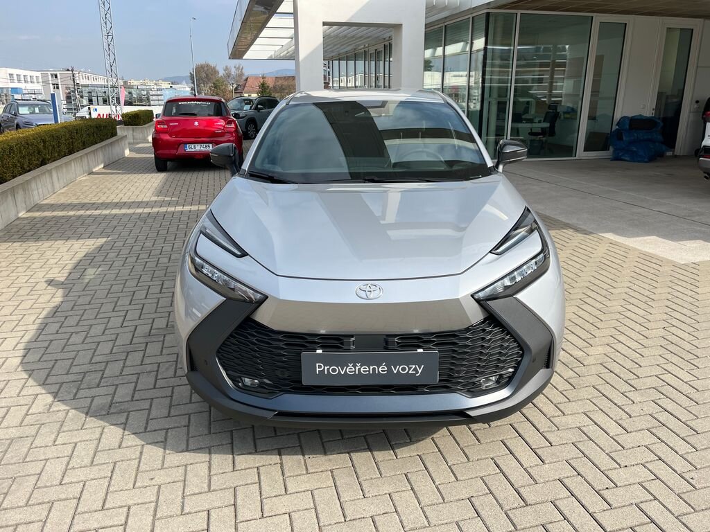 Toyota C-HR SUV / Terénní 2,0 l 112 kw