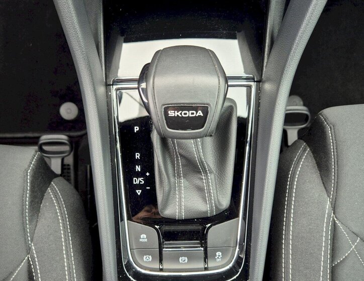 Škoda Karoq SUV 1,5 l 110 kw