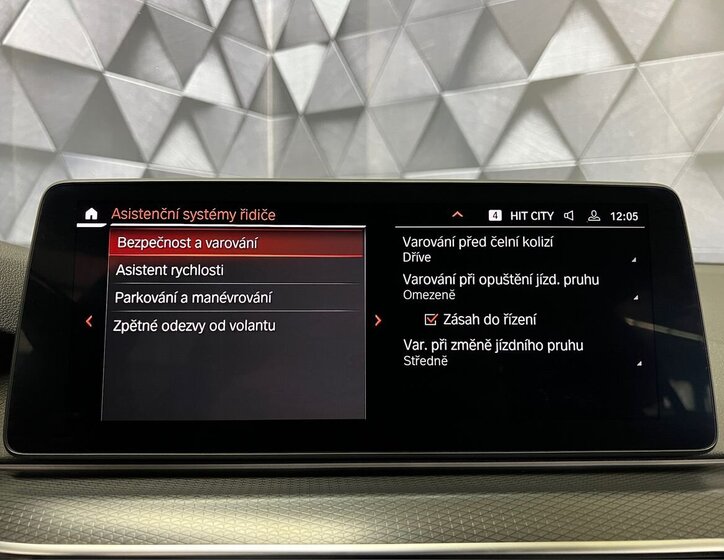 BMW Řada 5 Kombi 3,0 l 210 kw