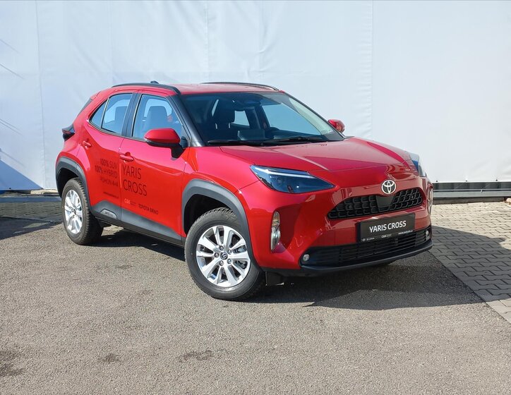 Toyota Yaris Cross CUV / Crossover 1,5 l 68 kw
