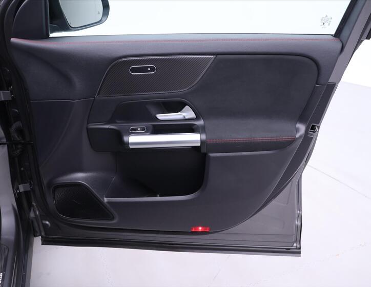 Mercedes-Benz GLA 14