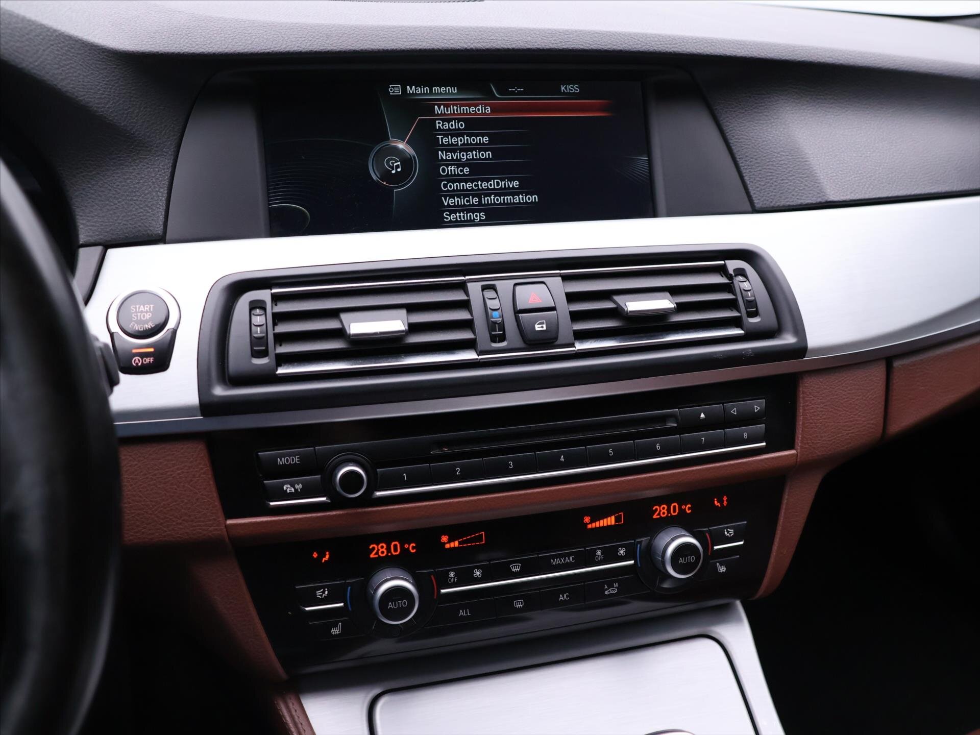 BMW Řada 5 Kombi 3,0 l 190 kw