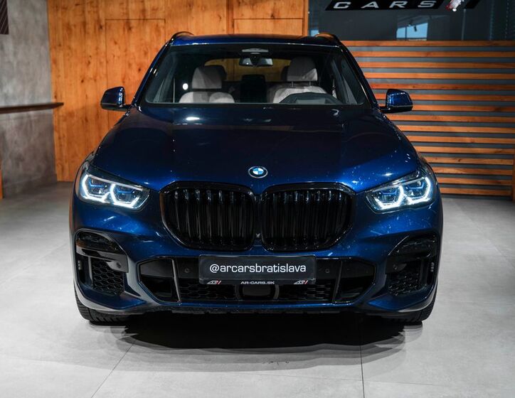 BMW X5 8