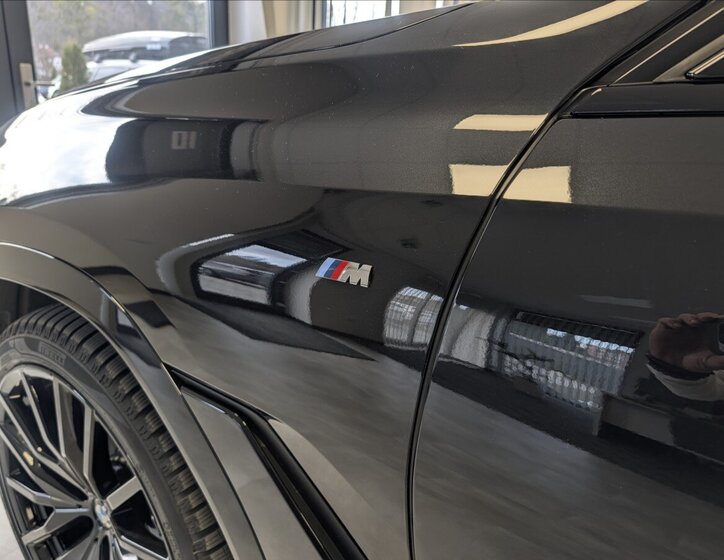 BMW X6 Sedan 3,0 l 210 kw