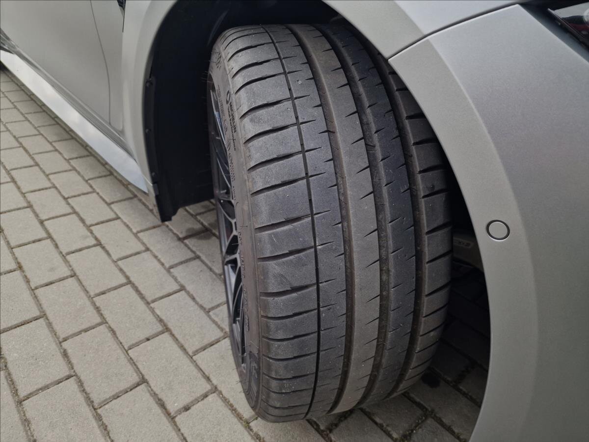 BMW M3 Sedan / Limuzína 3,0 l 390 kw