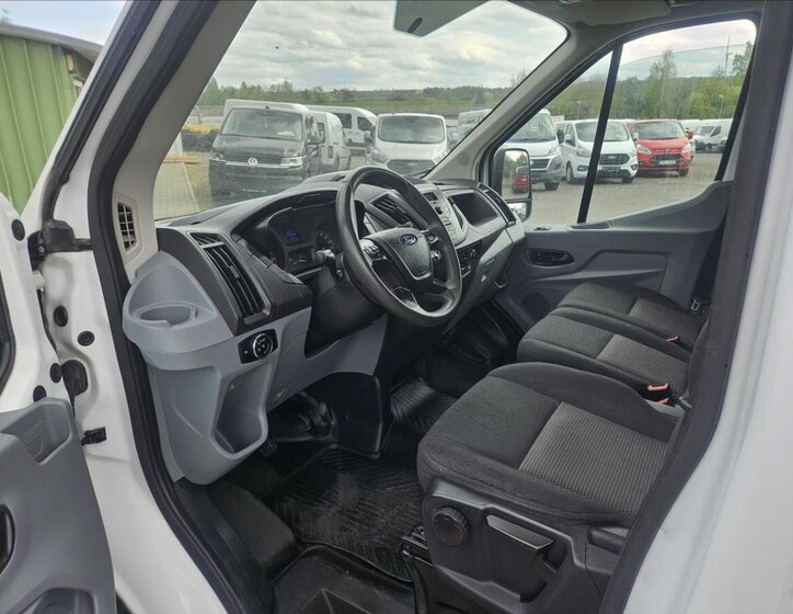 Ford Transit 10