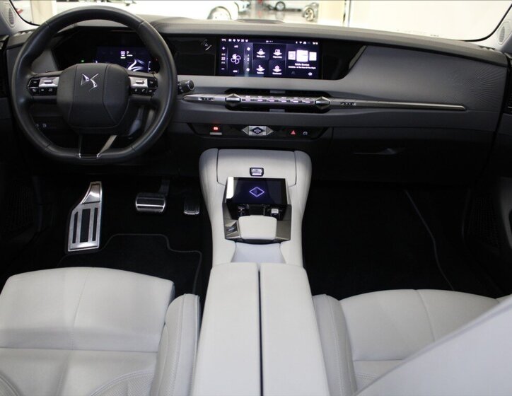 DS Automobiles DS4 8