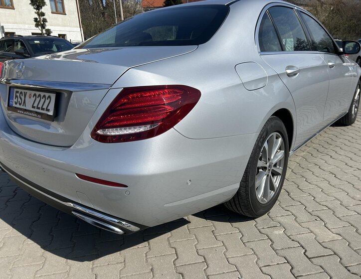 Mercedes-Benz Třídy E Sedan / Limuzína 3,0 l 190 kw