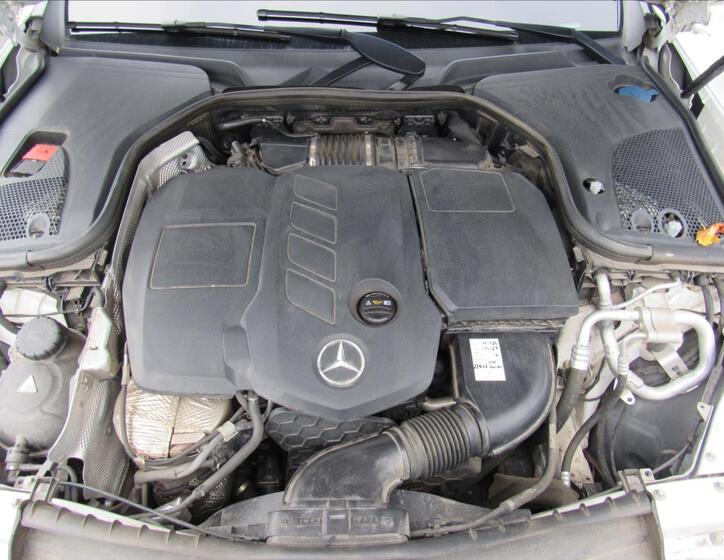 Mercedes-Benz Třídy E 32