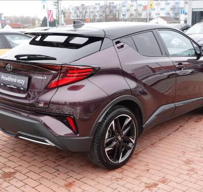 Toyota C-HR 4