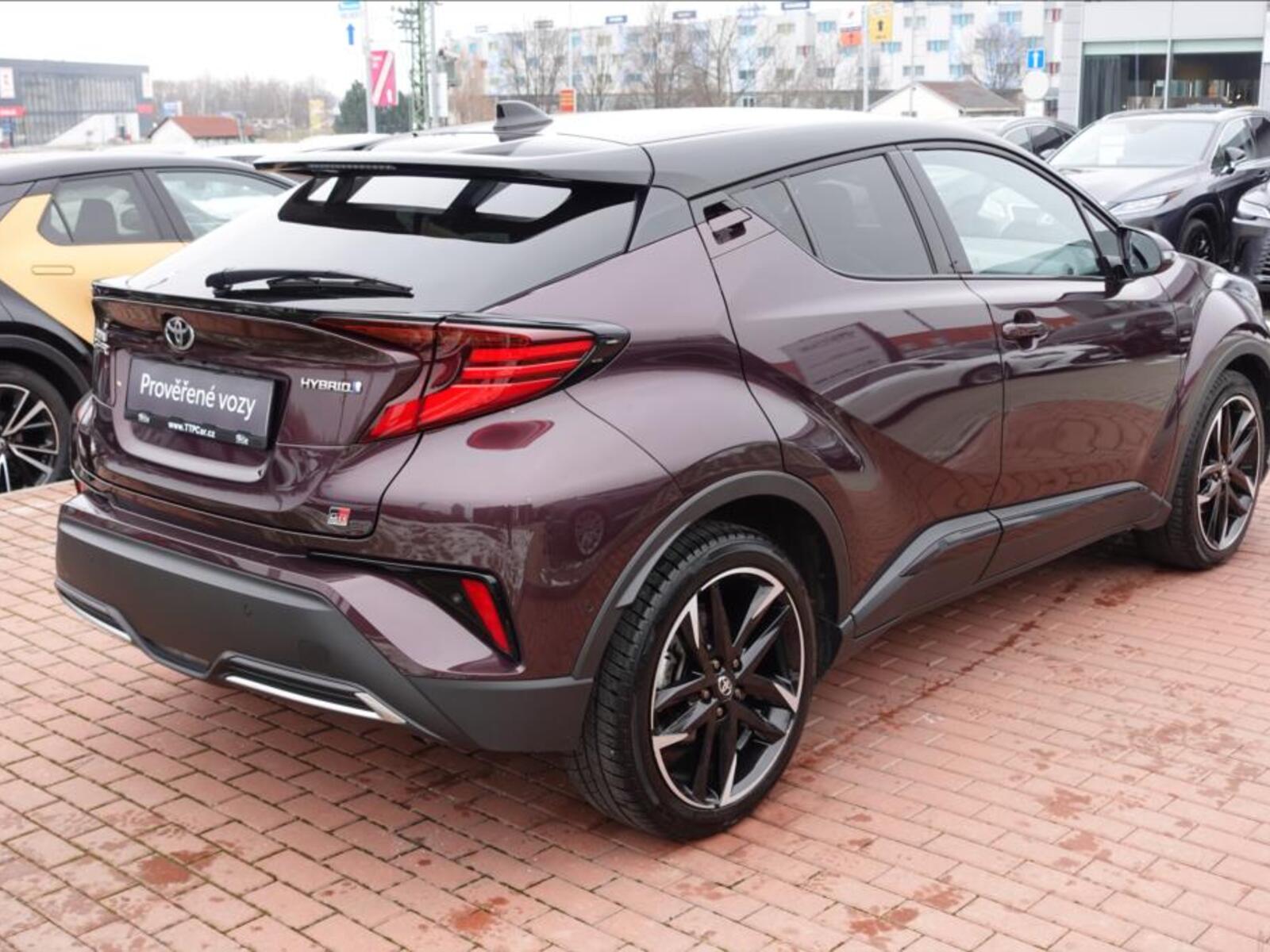 Toyota C-HR 4