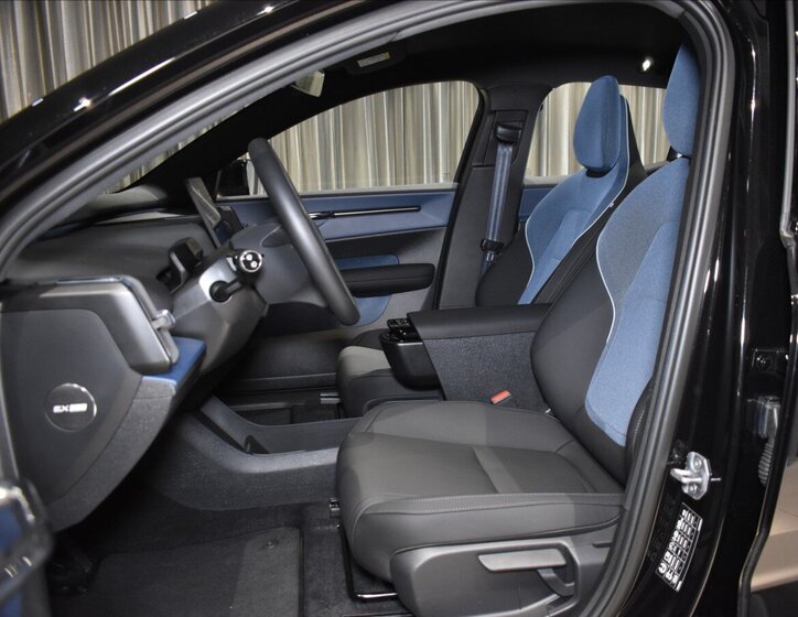 Volvo EX30 SUV / Terénní 0,0 200 kw