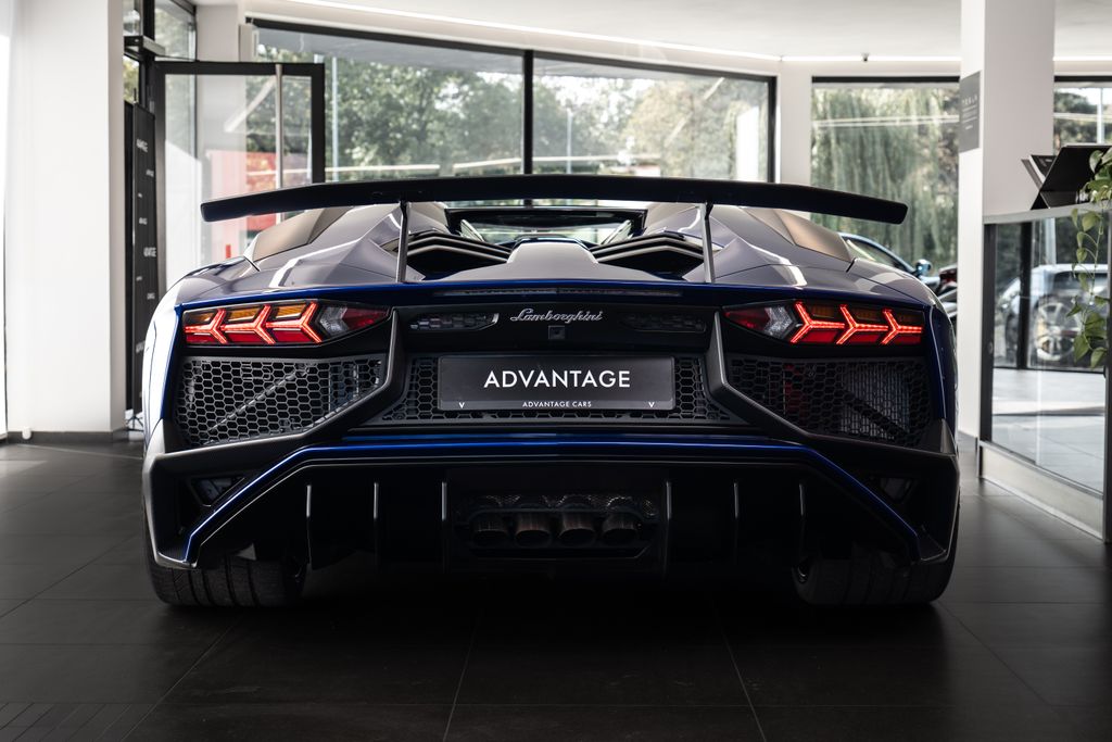 Lamborghini Aventador