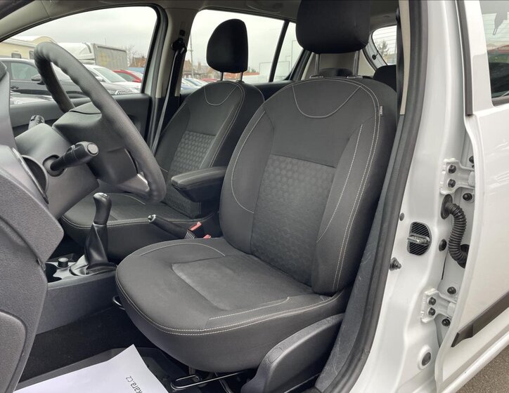 Dacia Sandero Hatchback 1,1 l 54 kw