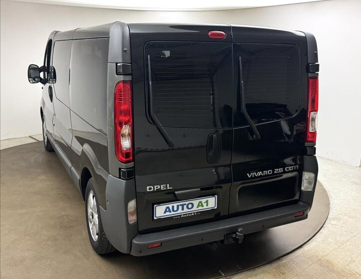 Opel Vivaro Kombi 2,5 l 107 kw