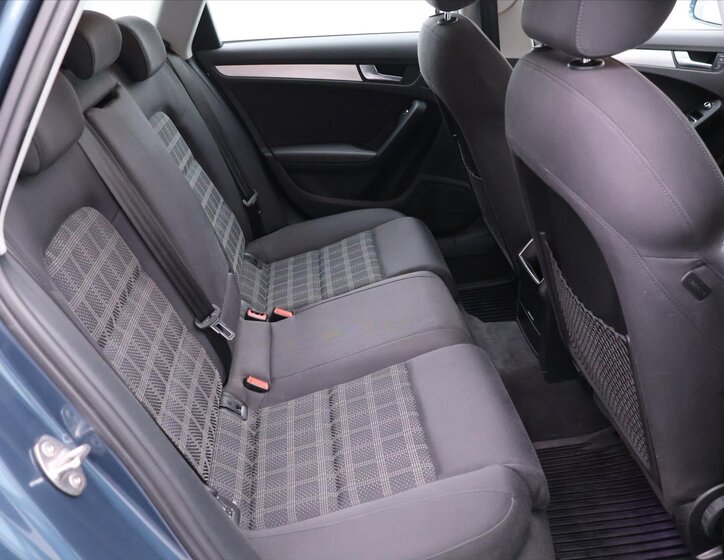 Audi A4 Kombi 2,0 l 140 kw