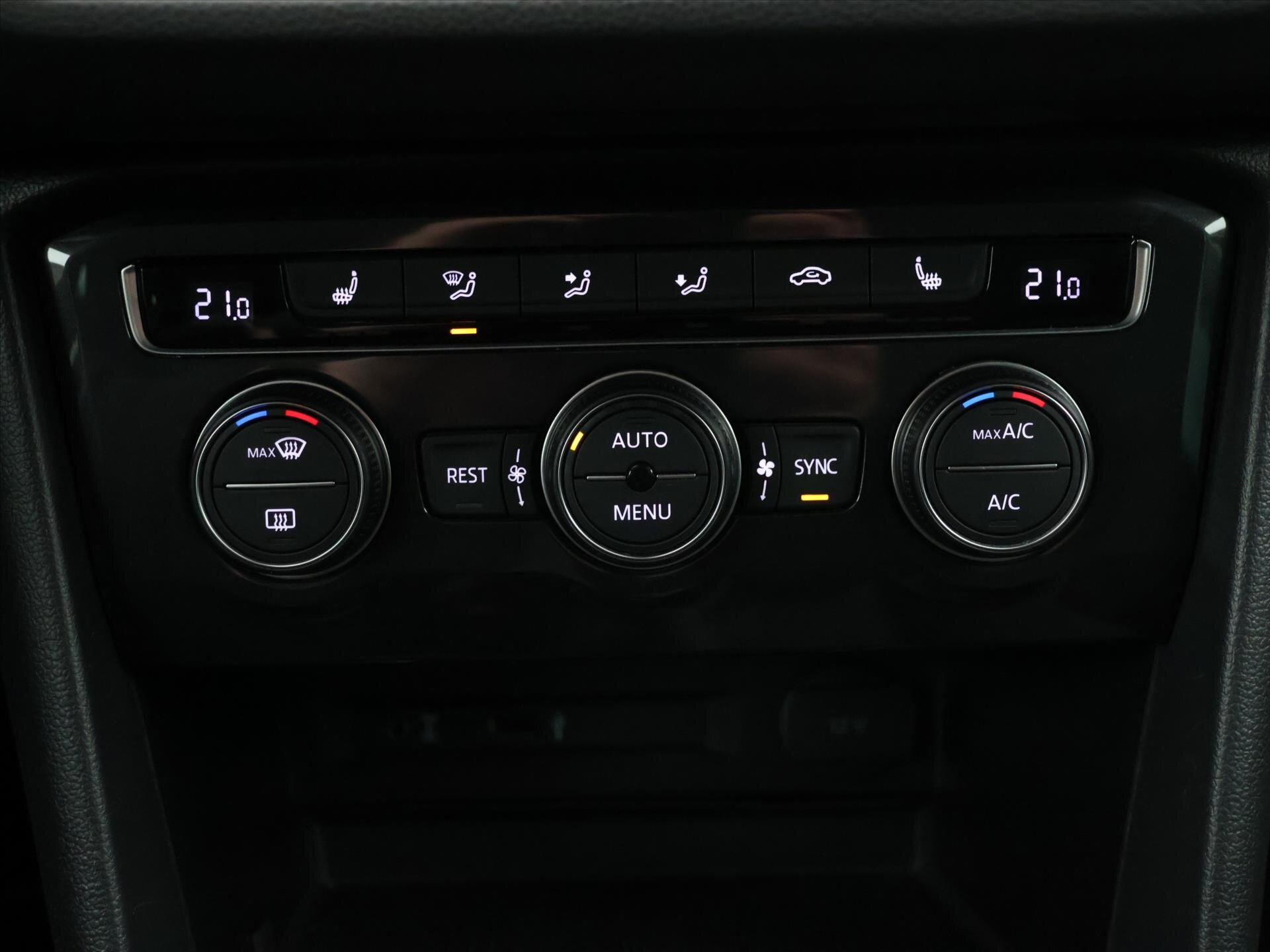 Volkswagen Tiguan SUV / Terénní 1,4 l 92 kw