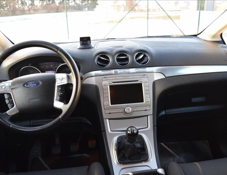 Ford S-MAX MPV 2,0 l 107 kw