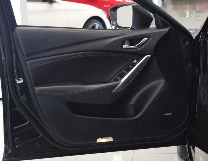 Mazda 6 Sedan / Limuzína 2,2 l 129 kw