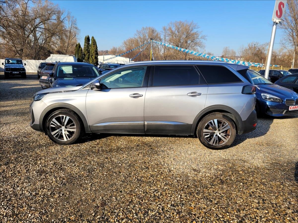 Peugeot 5008 SUV 1,5 l 96 kw