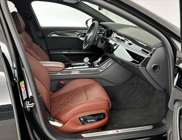 Audi A8 Sedan / Limuzína 3,0 l 210 kw