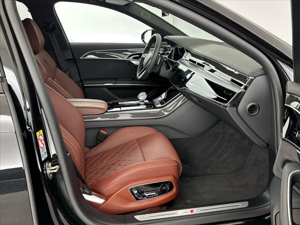 Audi A8 Sedan / Limuzína 3,0 l 210 kw