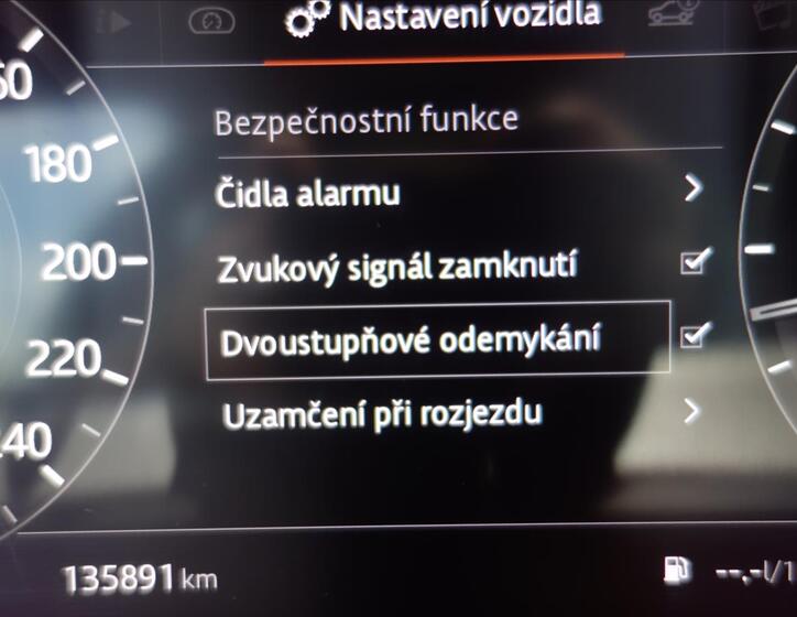 Land Rover Range Rover Velar 23