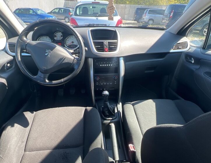 Peugeot 207 6