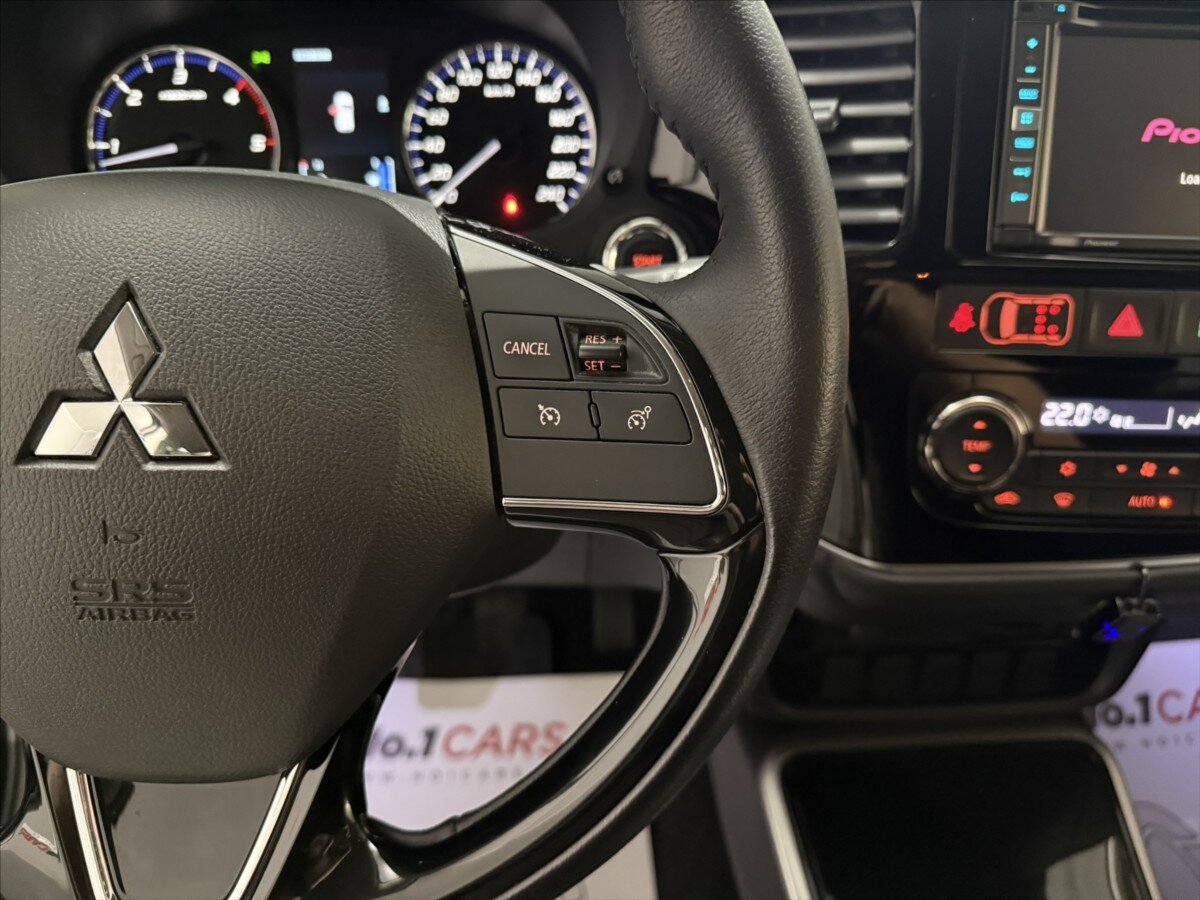 Mitsubishi Outlander SUV / Terénní 2,3 l 110 kw