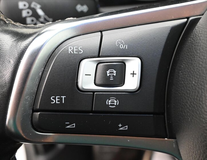 Volkswagen Passat Kombi 1,5 l 110 kw