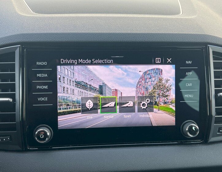 Škoda Karoq SUV 1,5 l 110 kw