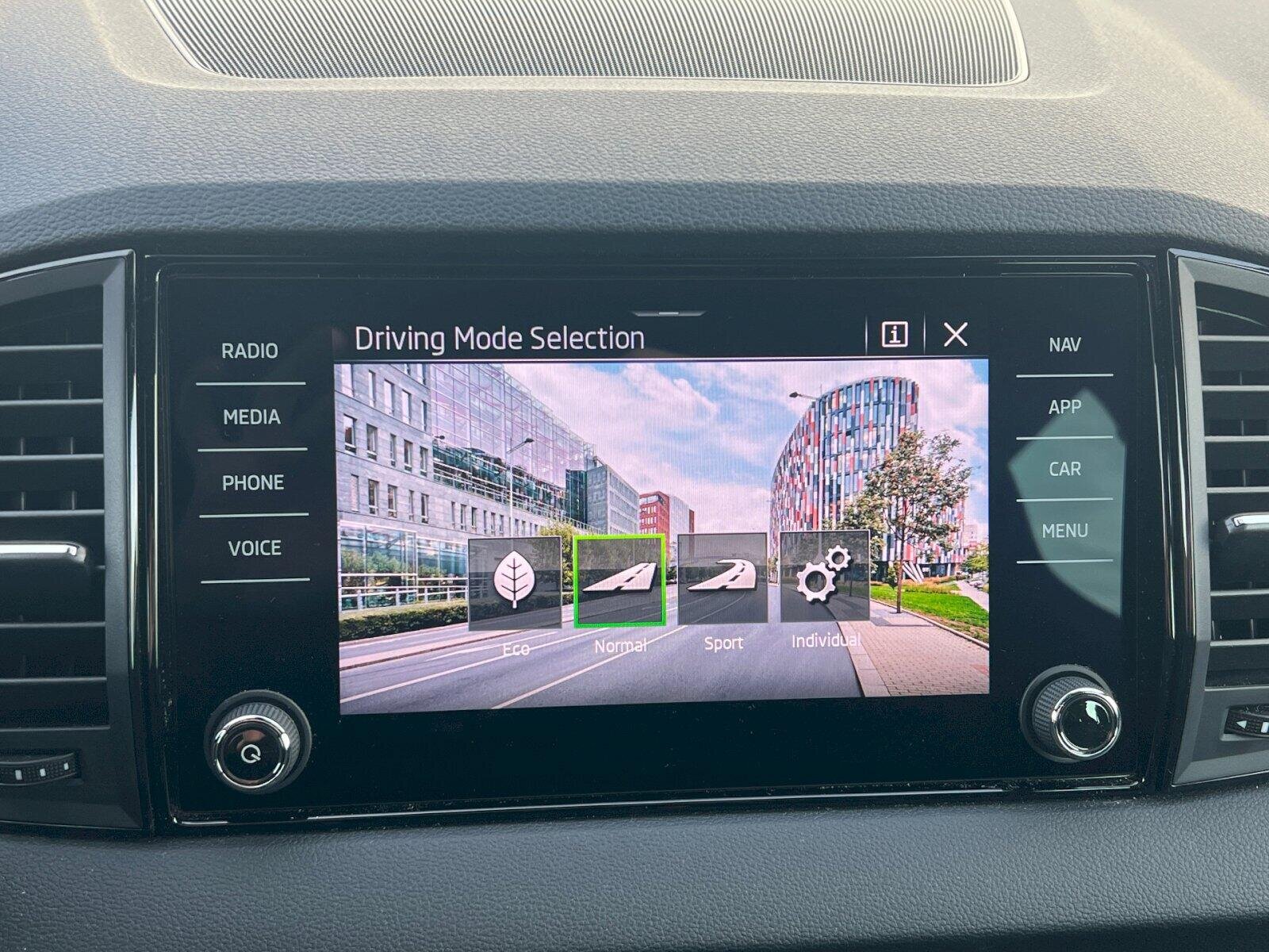 Škoda Karoq SUV 1,5 l 110 kw