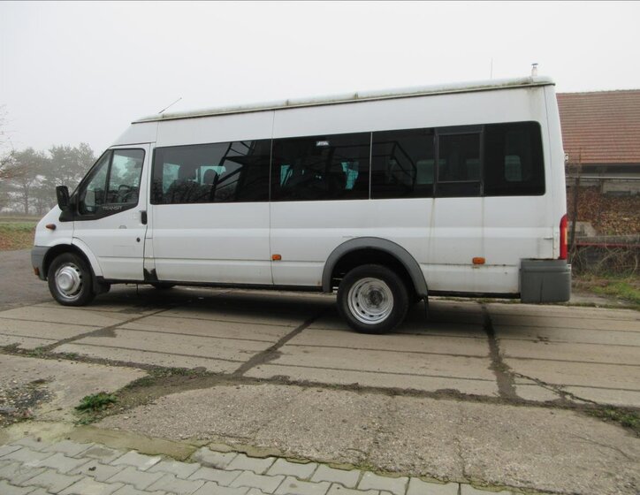Ford Transit 8